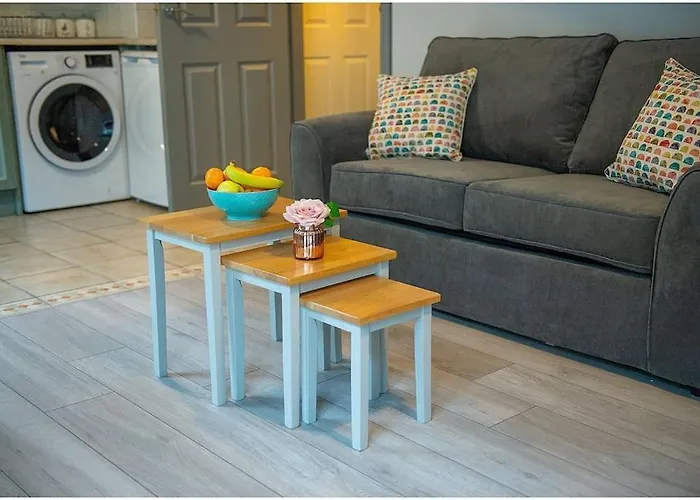 Chapel Place, Town Centre