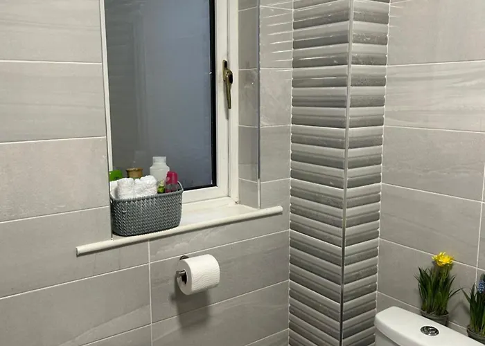 Chapel Place, Town Centre